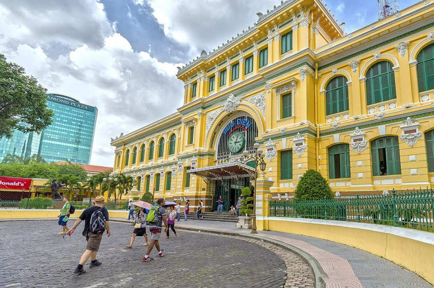 Bưu điện Sài Gòn công trình kiến trúc Pháp nổi tiếng